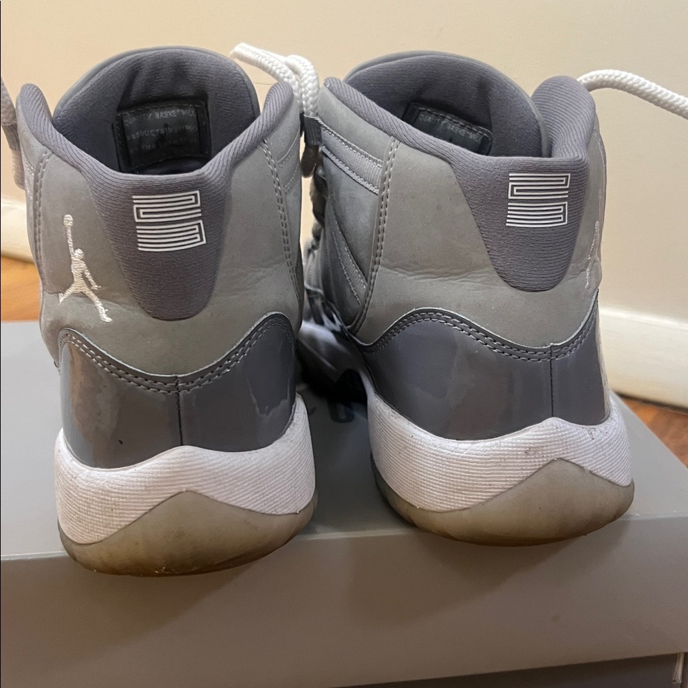 Jordan Cool Grey’s Size 7 GS - Picture 4 of 7